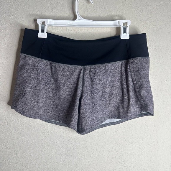 Lululemon Run Times Short II 4" Heather Lux Multi Black/ Black size 8 - Picture 2 of 5